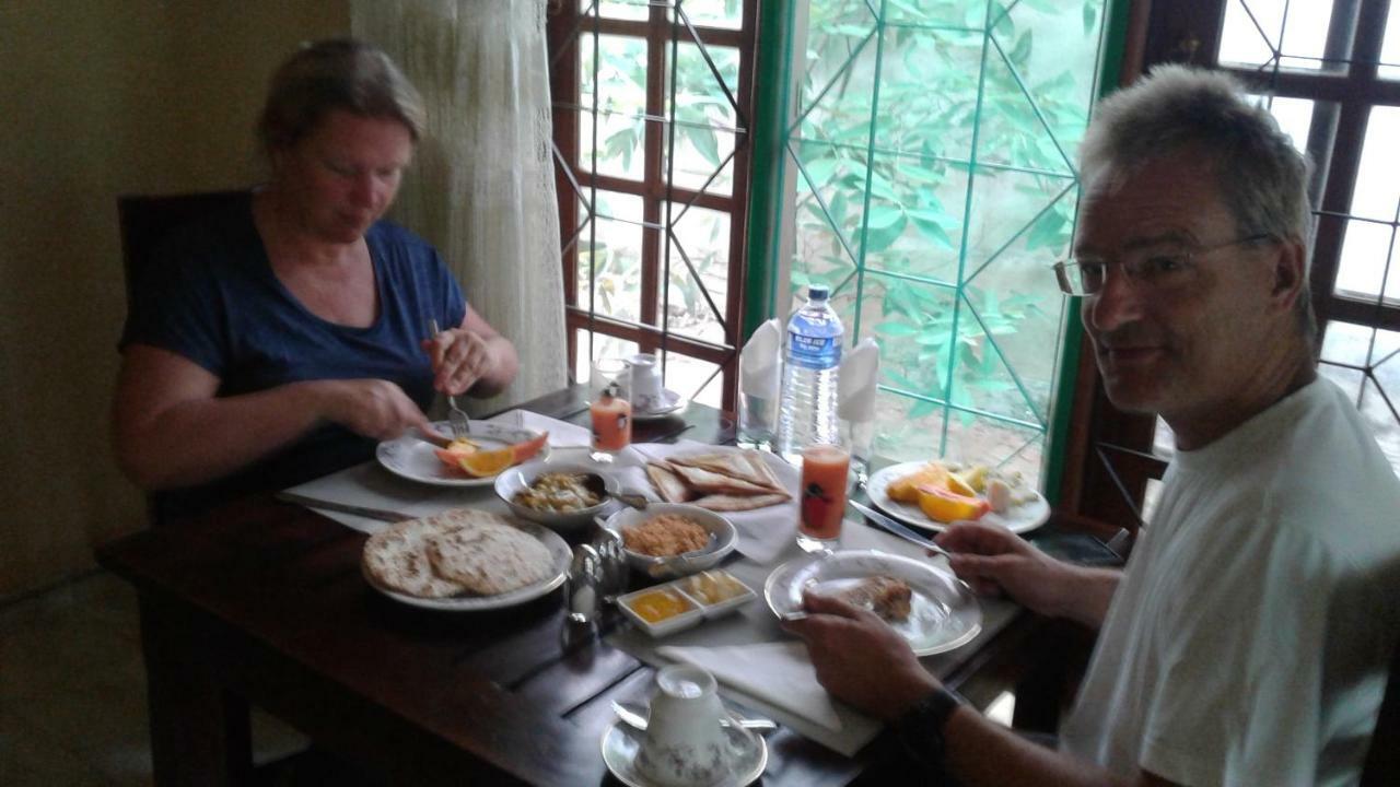 Water Front Home Stay And Resort Анурадхапура Екстериор снимка