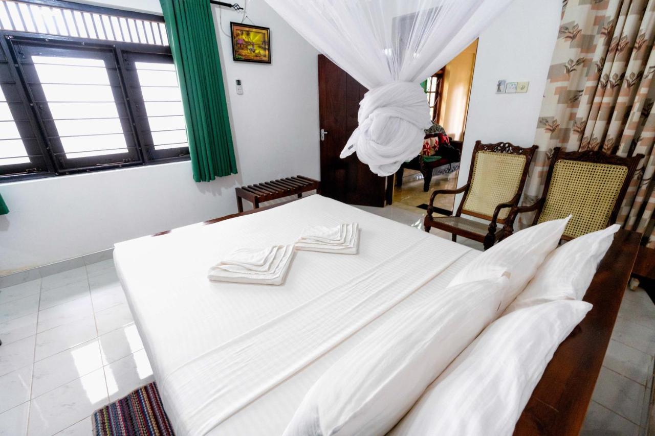Water Front Home Stay And Resort Анурадхапура Екстериор снимка